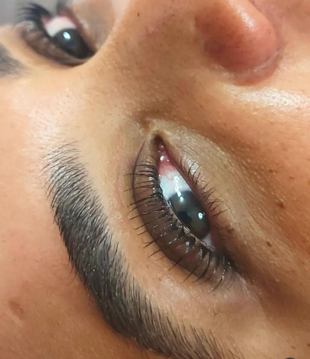 Lash Lifting